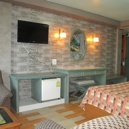 โรงแรม Wandee House 2*
