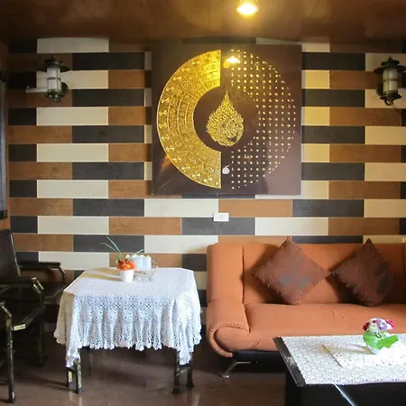 Wandee House โรงแรม 2*