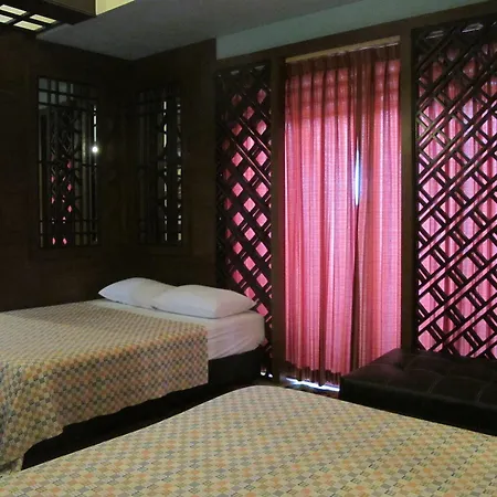 โรงแรม Wandee House 2*