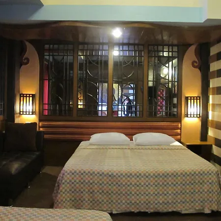 โรงแรม Wandee House 2*