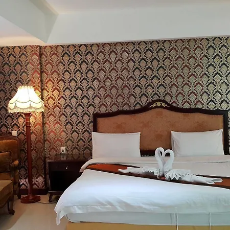 เดอะ พรีวี่ สวีทส์ 2* Pattaya