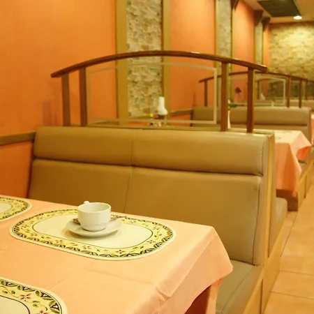 Palm Garden โรงแรม 3*