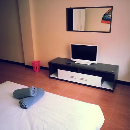 Hotel Oyo 963 Sunshine 2*
