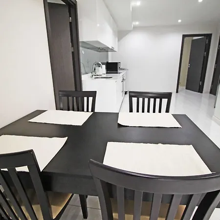 โรงแรม The Place Pratumnak By Sunny