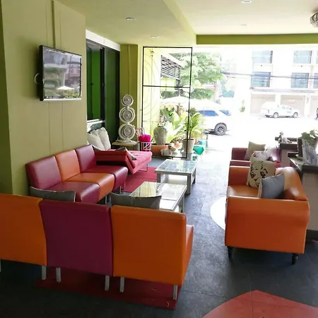 Oyo 75367 Ud Pattaya Hotel 4*