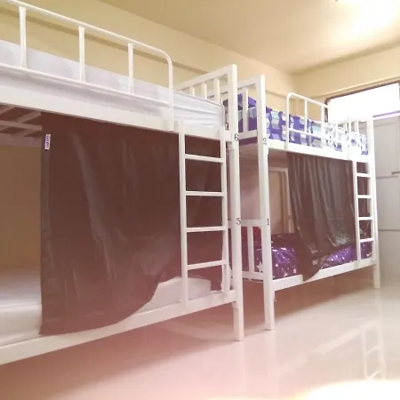 Backpackers (adults Only)