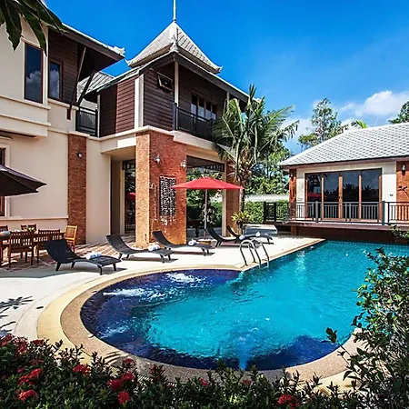 Beverly Thai House Pool Pattaya