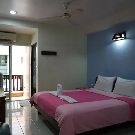 New Nikom Court Apartment Pattaya