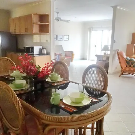 Butterfly Garden Boutique Residences: Luxury & With Full Amenities Pattaya