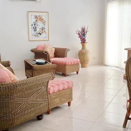 Butterfly Garden Boutique Residences: Luxury & With Full Amenities Aparthotel