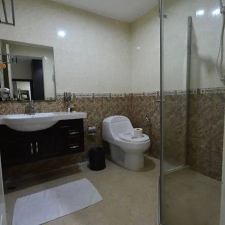 โรงแรม Royal Q & D