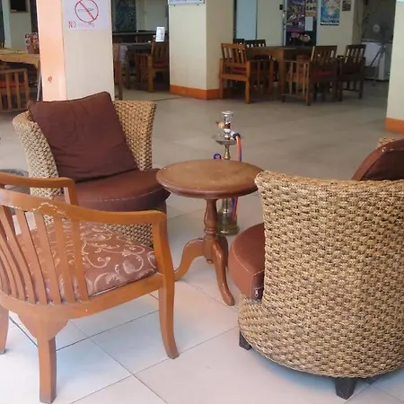 Malee And Restaurant Hostel *