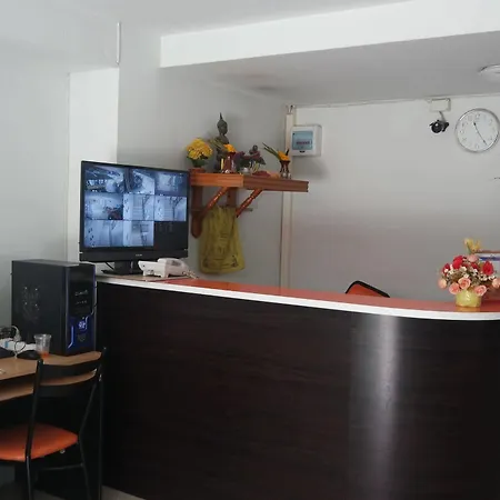 โรงแรม Oyo 75414 Kjs Pattaya