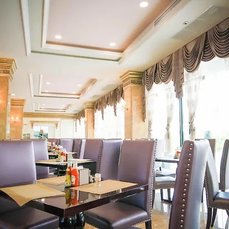 โรงแรม Crystal