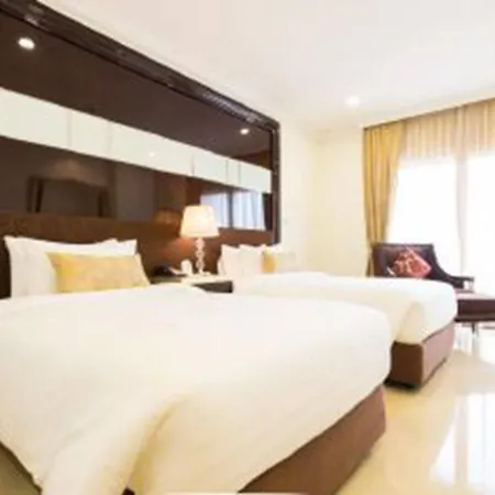 Crystal โรงแรม 5*