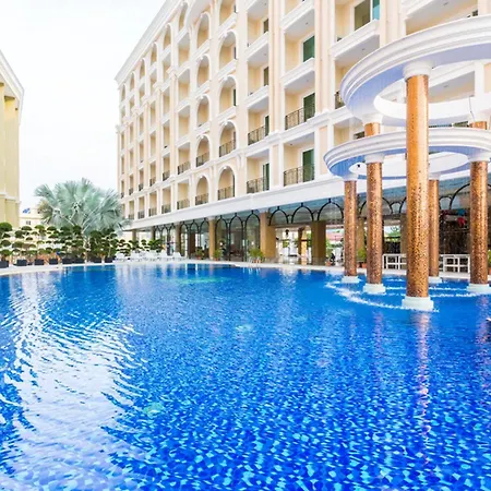 โรงแรม Crystal 5*