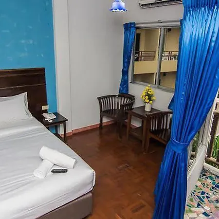 โรงแรม สุทัศน์ คอร์ท 4 3*