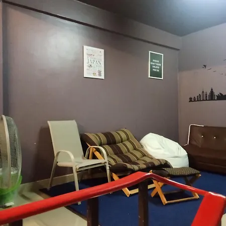 Backpackers (adults Only) *