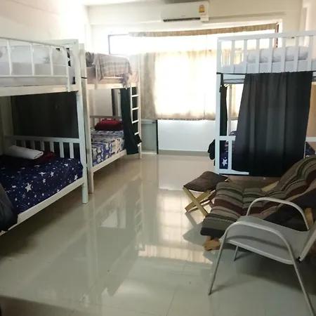 Backpackers (adults Only) *