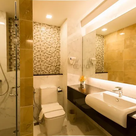 Crystal Luxury โรงแรม 4*