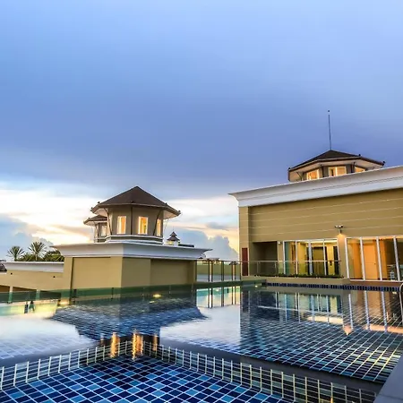 Crystal Luxury โรงแรม Pattaya
