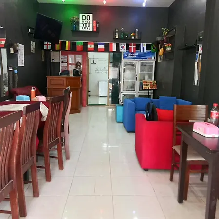 Hostel Backpackers (adults Only) *
