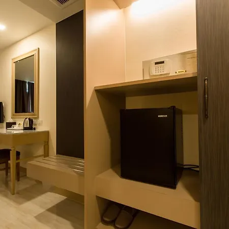 Crystal Luxury โรงแรม