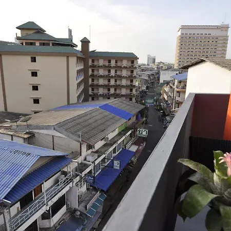 Koenig Mansion โรงแรม 4*