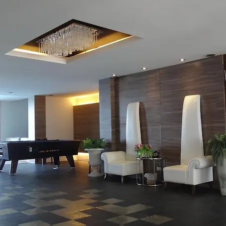 Golden Cliff House 3*