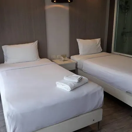โรงแรม Place Serviced 3*
