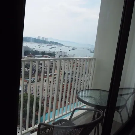 The Base Central 3* Pattaya