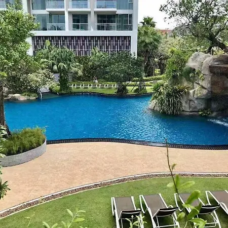 Sky Swimming Pool Riviera อพาร์ตโฮเทล