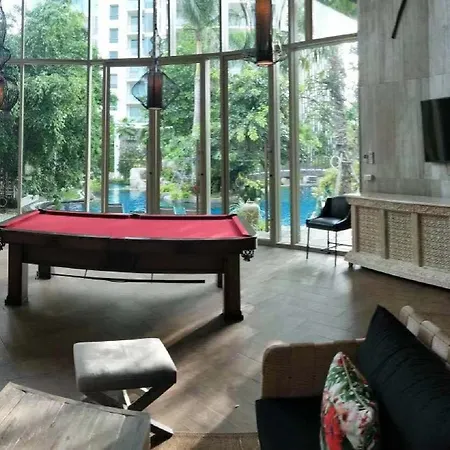 อพาร์ตโฮเทล Sky Swimming Pool Riviera Pattaya