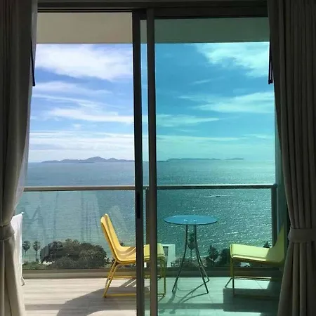 อพาร์ตโฮเทล Sky Swimming Pool Riviera Pattaya