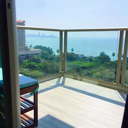 Sky Swimming Pool Riviera อพาร์ตโฮเทล