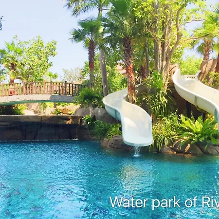Aparthotel Sky Swimming Pool Riviera