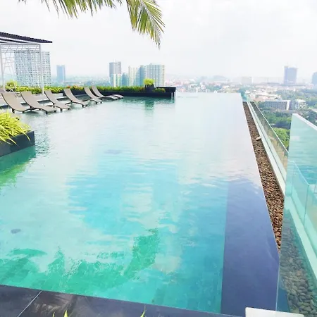 Sky Swimming Pool Riviera Pattaya