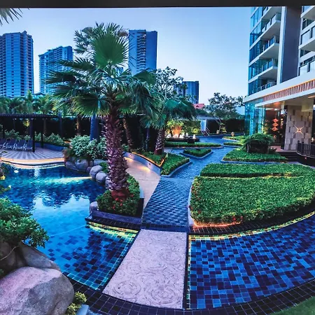 อพาร์ตโฮเทล Sky Swimming Pool Riviera *
