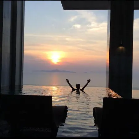 อพาร์ตโฮเทล Sky Swimming Pool Riviera Pattaya