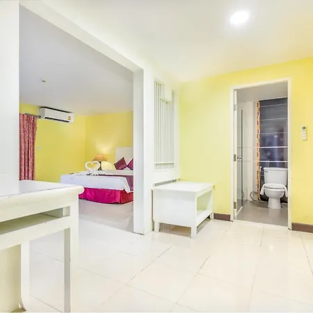 Eastiny โรงแรม 4*