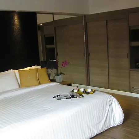 Golden Cliff House Pattaya