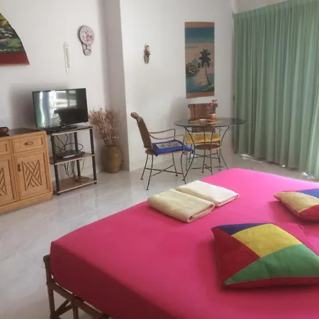 View Talay 1 Jomtien Bed & Breakfast