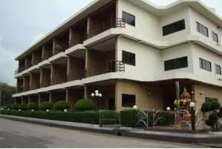 Resort Dynasty