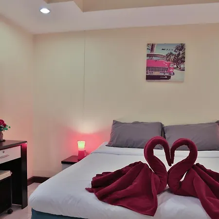 โรงแรม Harrys Bar & Restaurant Pattaya