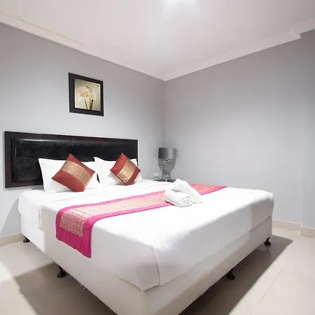 Hotel Q&D Suite Mansion 3 3*