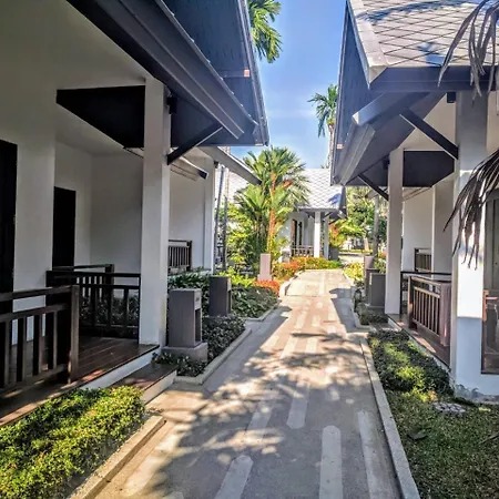 Long Garden & Pavilions