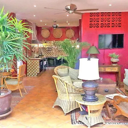Amazing Tropical Family Thai Style Costs Included Pattaya