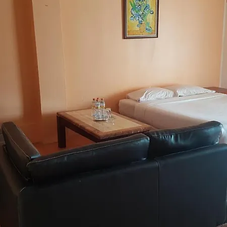 Queen Hotel