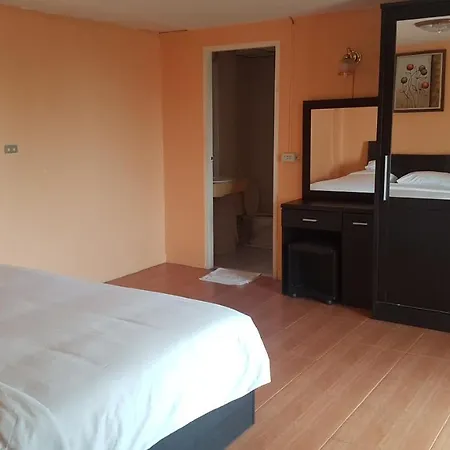 Queen Hotel 2*