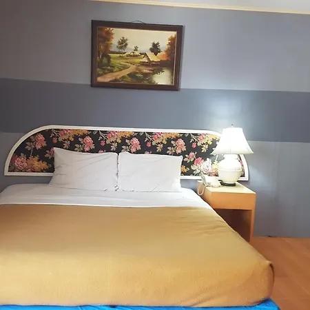 Hotel Queen